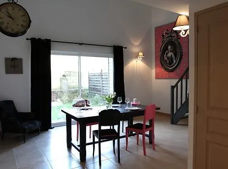 Au Gre Du Hasard Frühstückspension Vertou